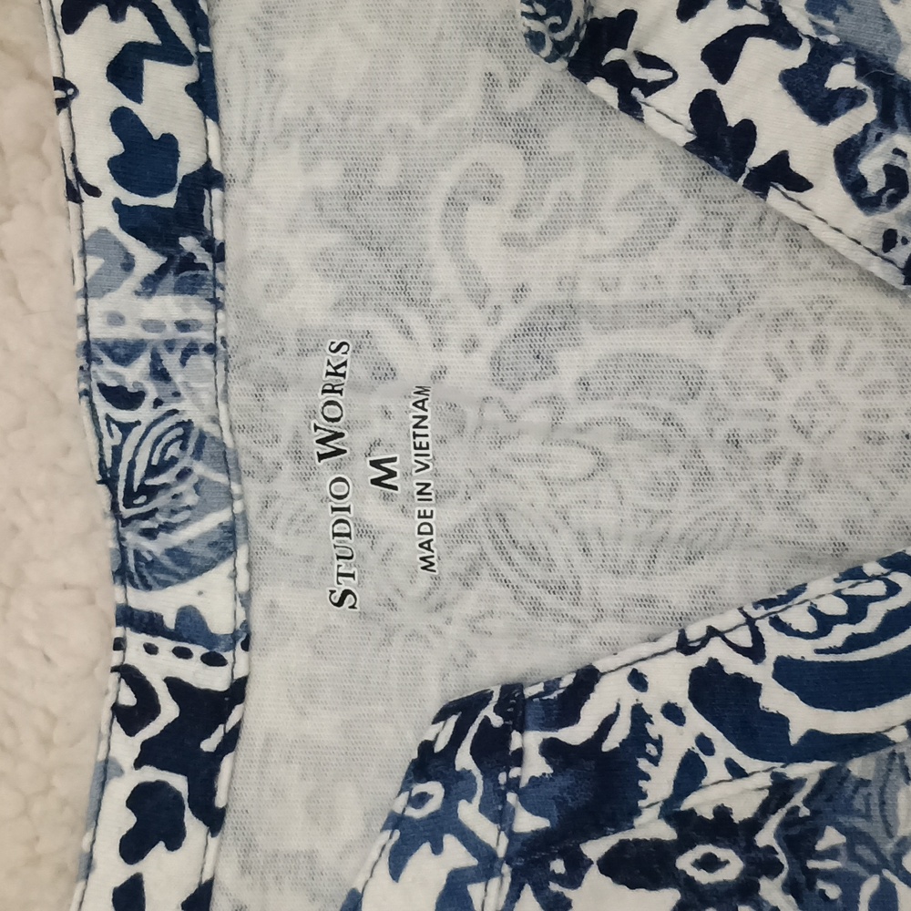 Studio Works Quarter Length Top Size M - Picture 2 of 2